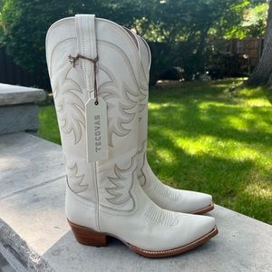 Tecovas Annie Boot in Bone size 8.5